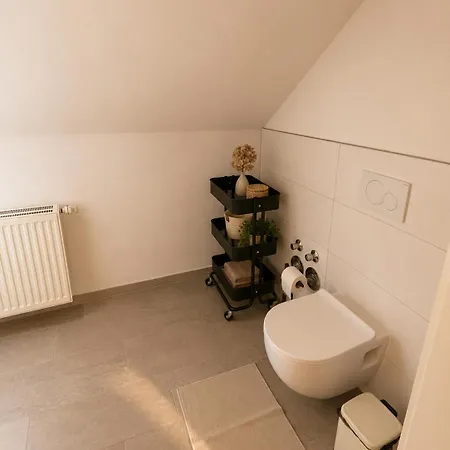 Moderne Dachgeschosswohnung *