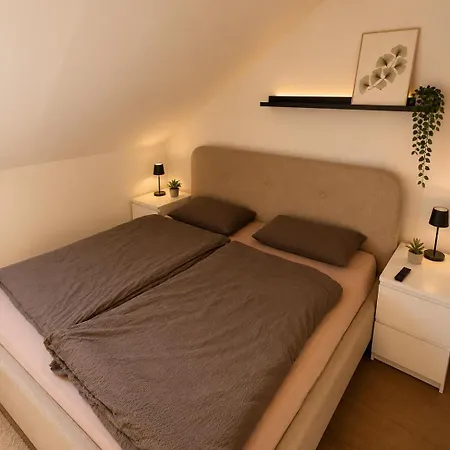 Moderne Dachgeschosswohnung *