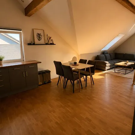 Appartement Moderne Dachgeschosswohnung *