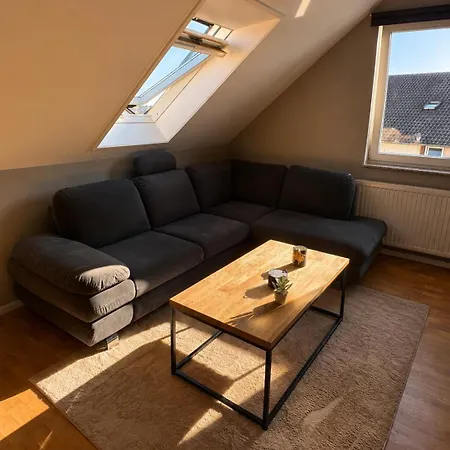Moderne Dachgeschosswohnung Appartement *